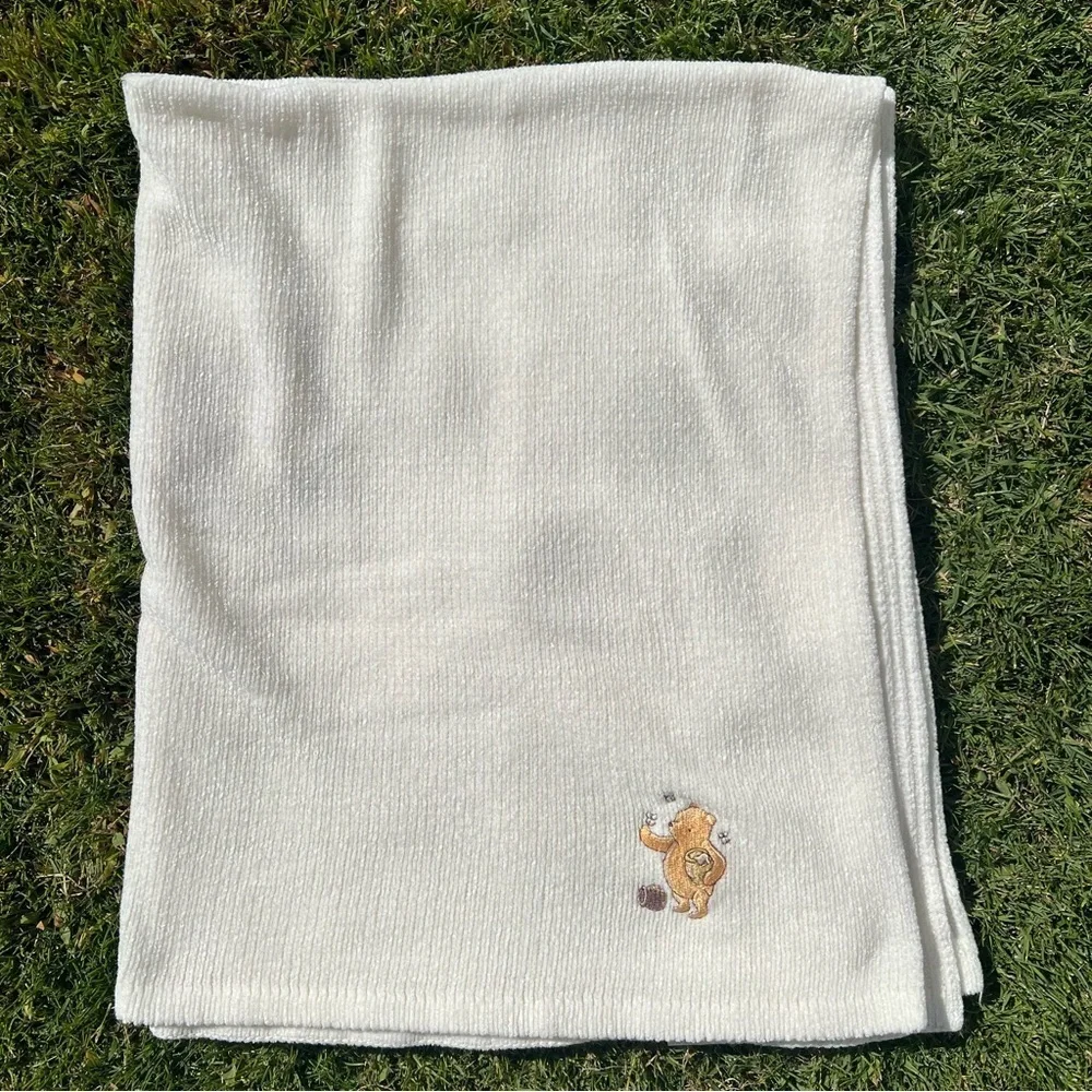 Vintage Classic Pooh Embroidered Chenille Baby Blanket Cream Honey Pot 31x39 GUC